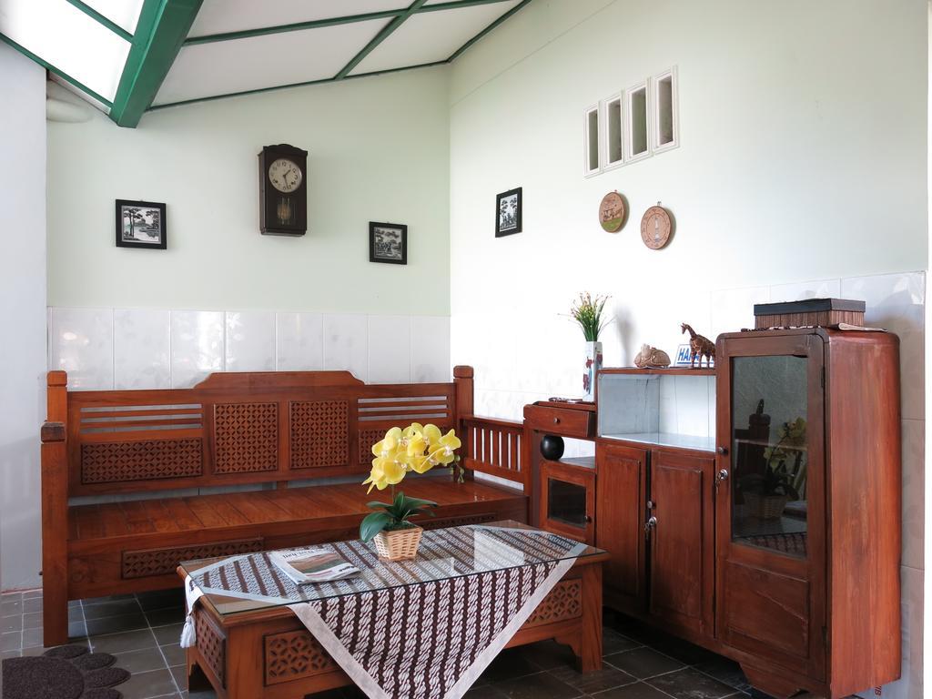 Pamularsih Homestay Yogyakarta Kültér fotó